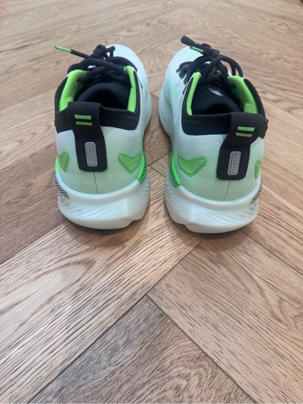 Brooks glycerin 23 - worn once - Picture 10 of 15